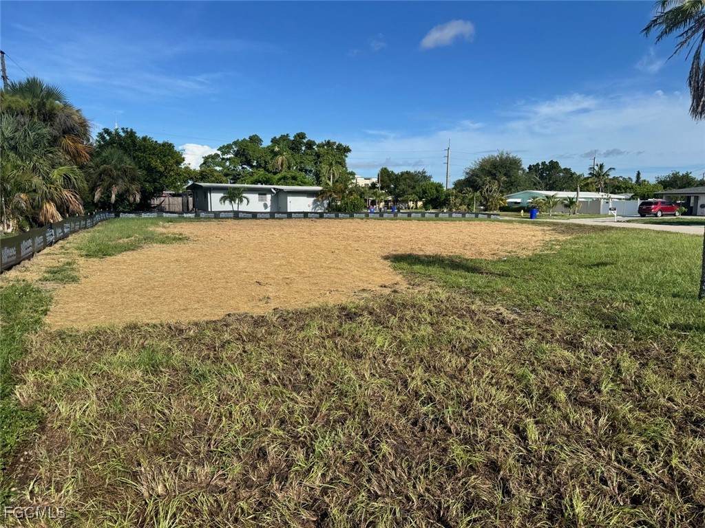 4360 Orangewood Avenue - Photo 1