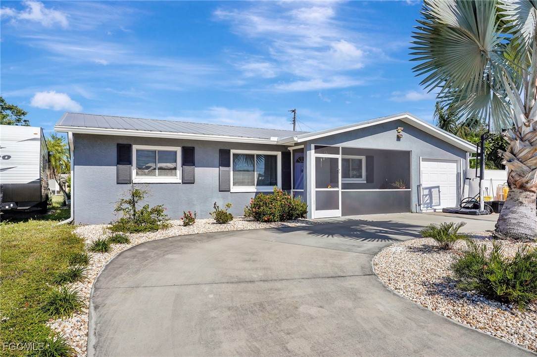 1473 Xavier Avenue - Photo 1