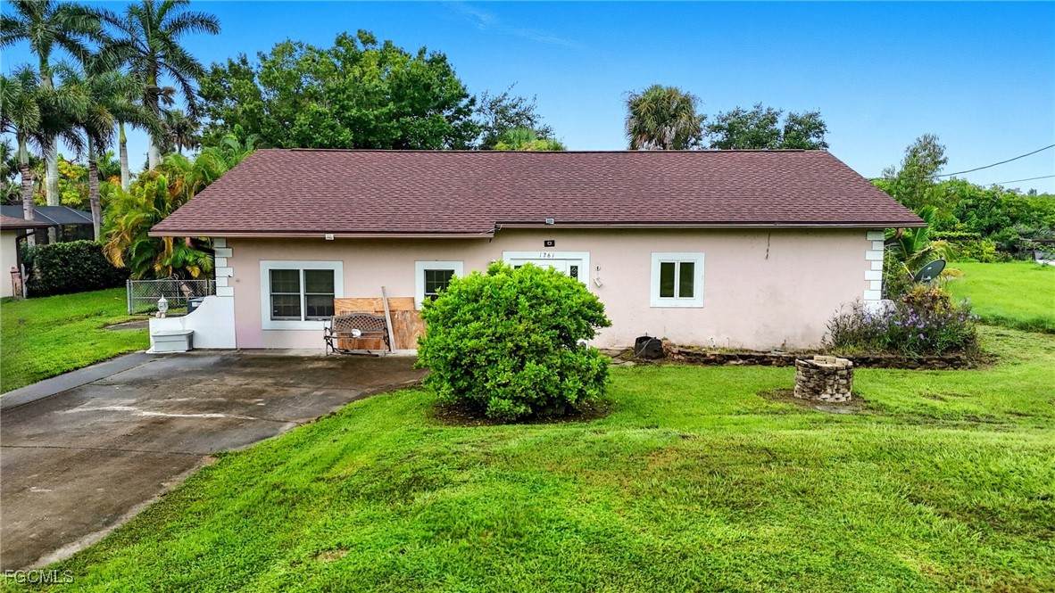 1261 Driftwood Drive - Photo 1