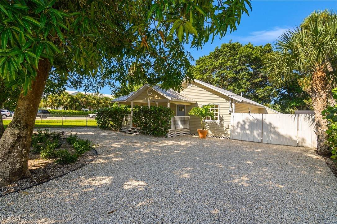 27748 Pullen Avenue - Photo 1