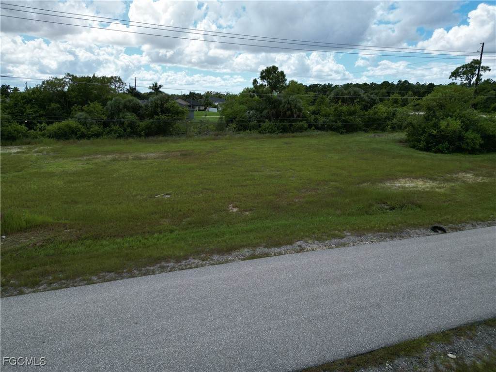 818 32nd Lane - Photo 1