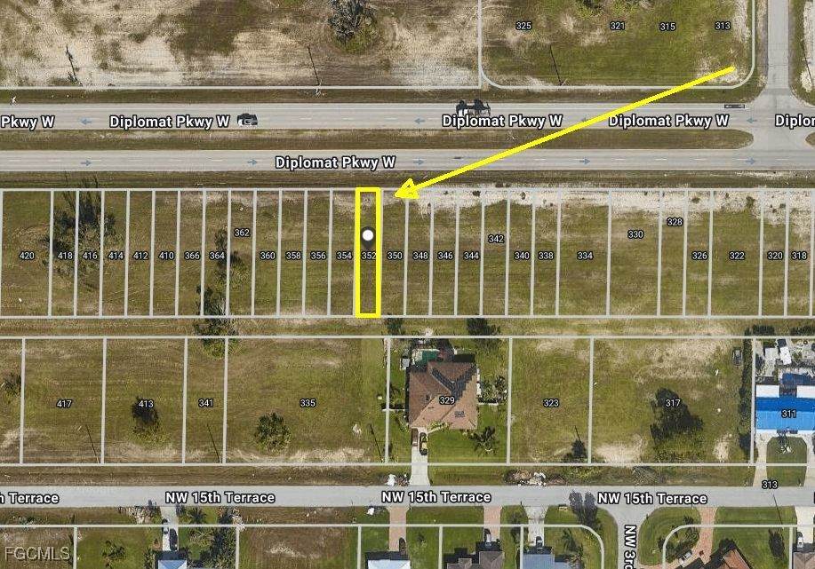 352 Diplomat Parkway - Photo 1