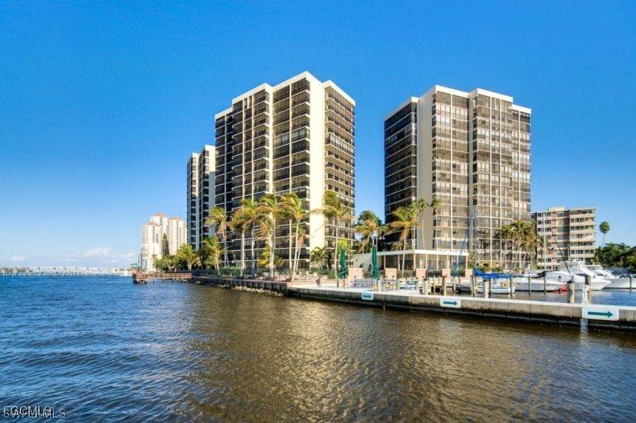 1900 Virginia Avenue - Photo 1