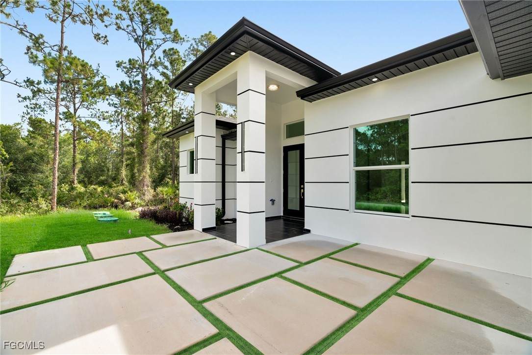 1021 Moore Avenue - Photo 1