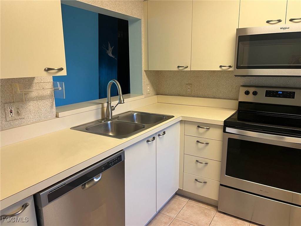 7406 Lake Breeze Drive - Photo 1