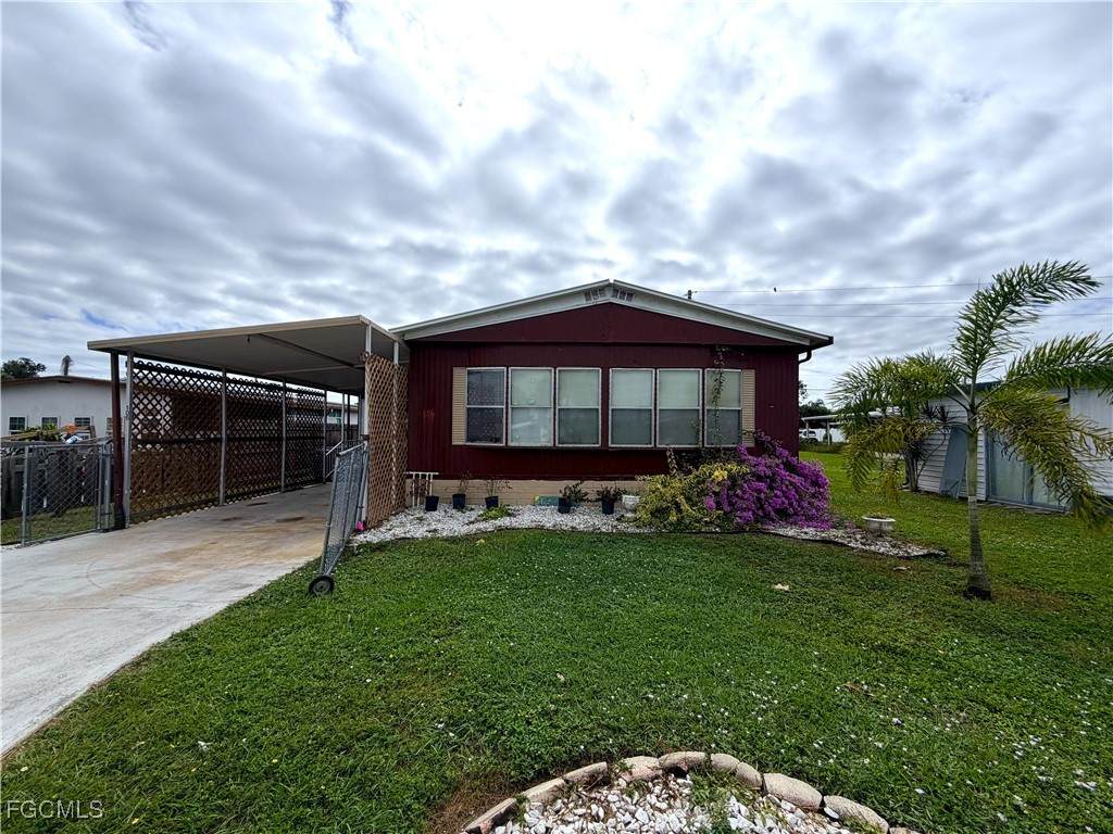 106 Gaslight Avenue - Photo 1