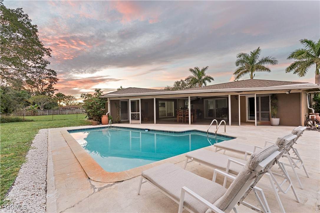 2412 La Salle Avenue - Photo 1