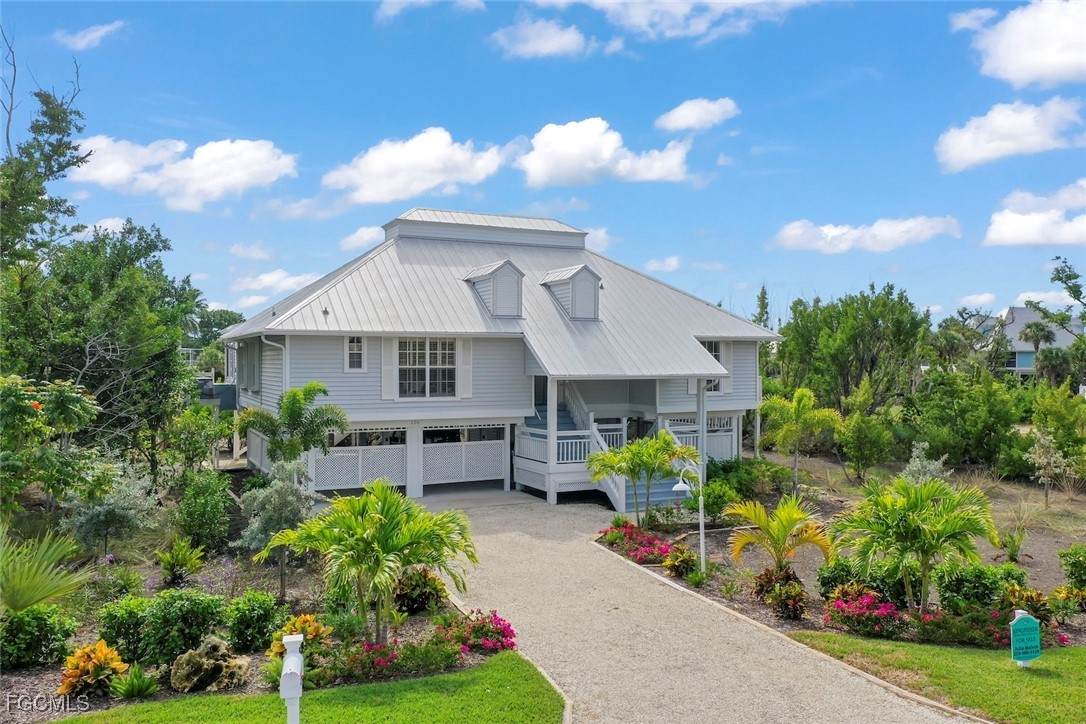 220 Daniel Drive - Photo 1