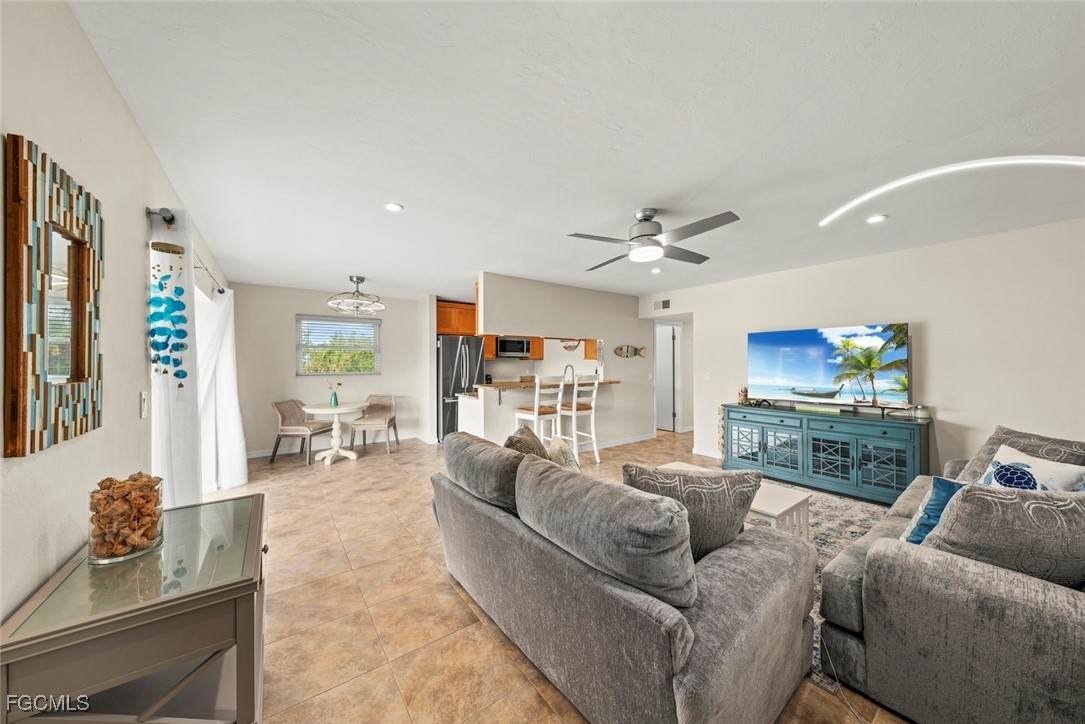 601 Periwinkle Way - Photo 1