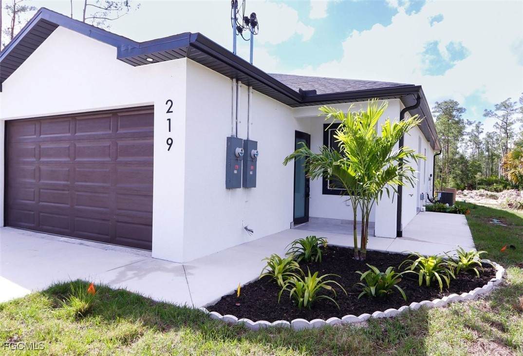 219 Greenbriar Boulevard - Photo 1