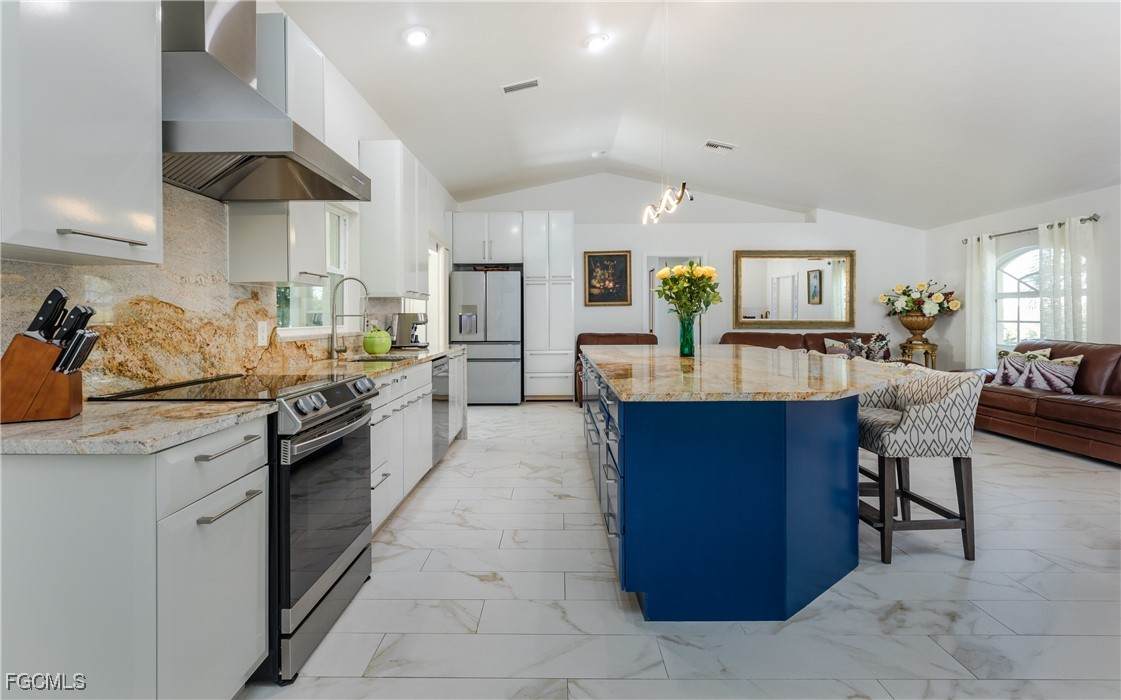 206 28th Terrace - Photo 1