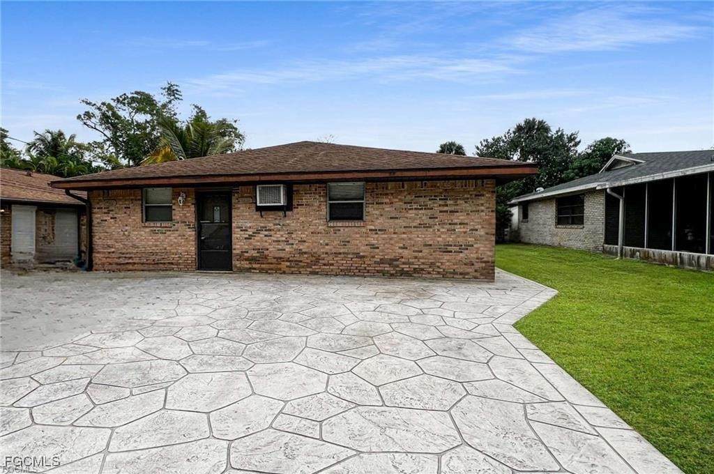 27917 Washington Street - Photo 1