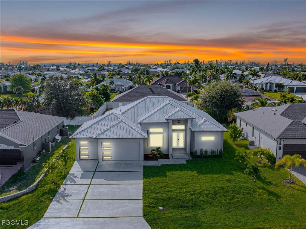 512 35th Place - Photo 1