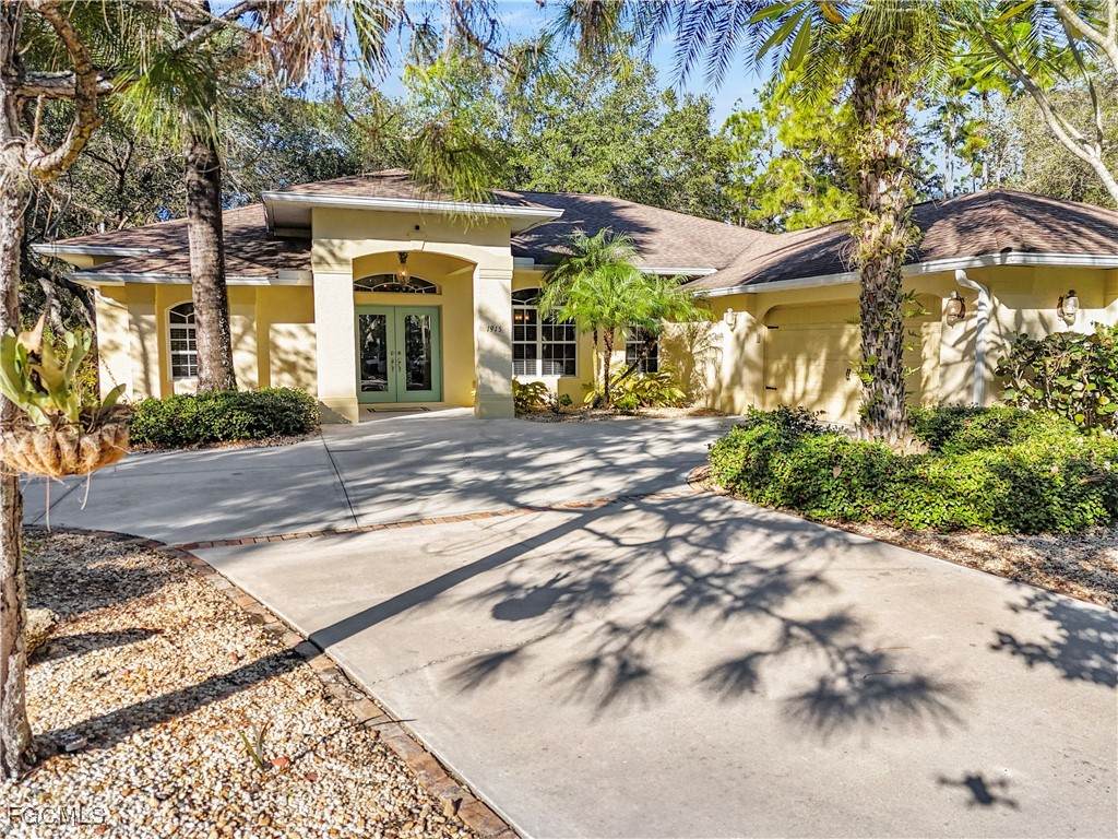 1915 Roosevelt Avenue - Photo 1