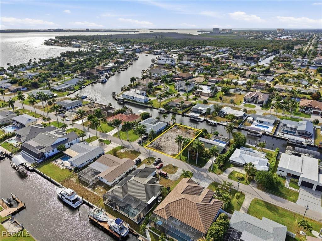 5338 Bayshore Avenue - Photo 1