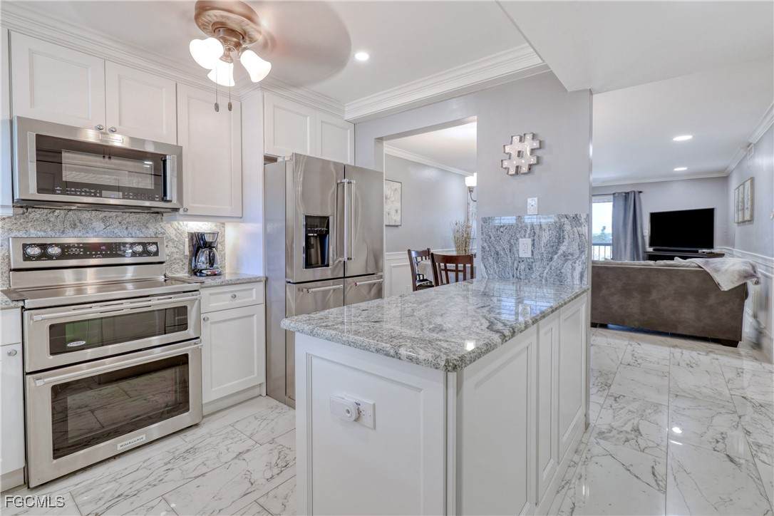 2121 Collier Avenue - Photo 1