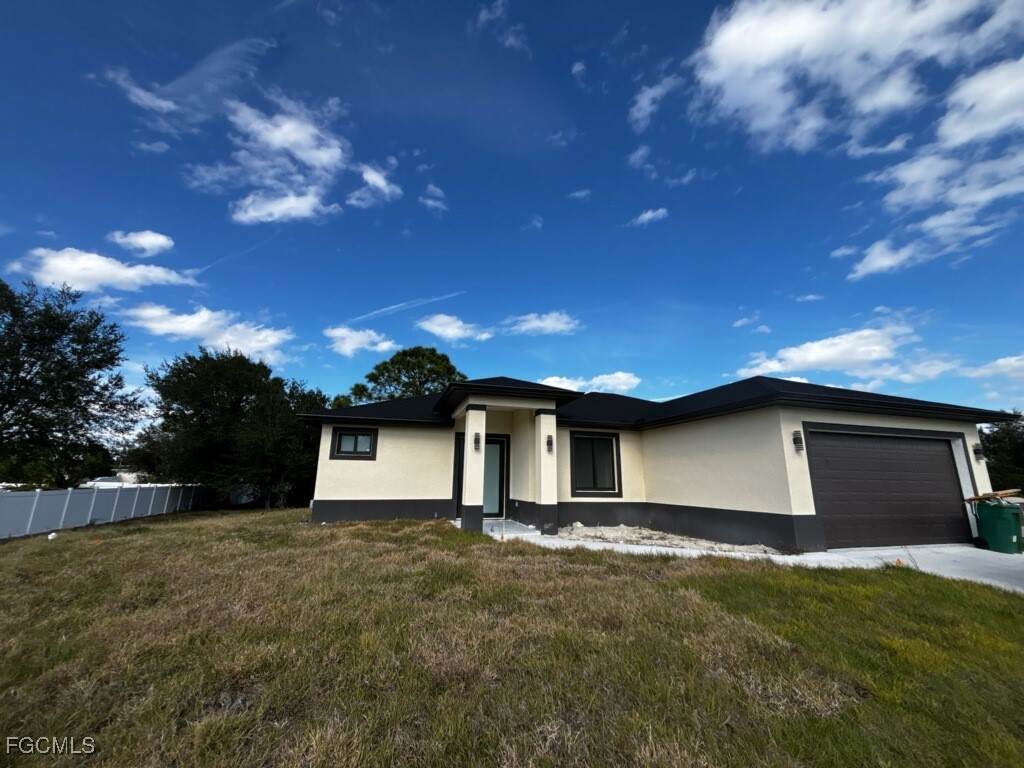 901 Sara Avenue - Photo 1