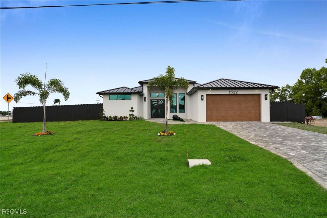 1532 4th Court - Photo 1