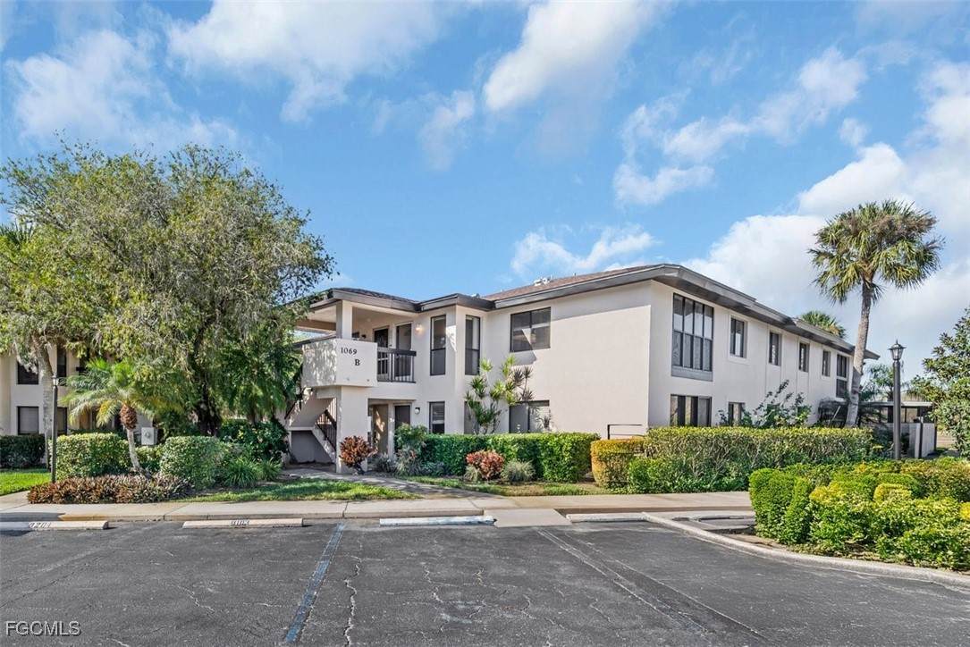 1069 Villa Drive - Photo 1