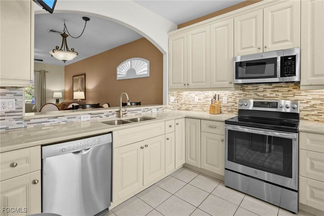 8103 Woodridge Pointe Drive - Photo 1