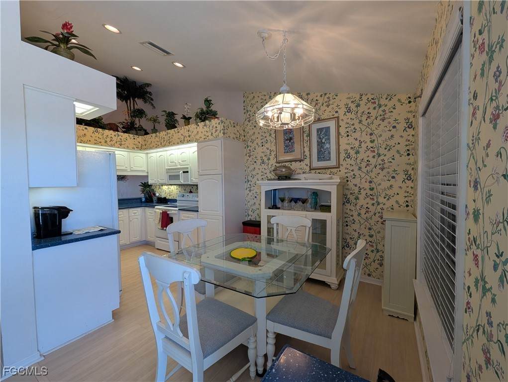 4622 12th Place - Photo 1