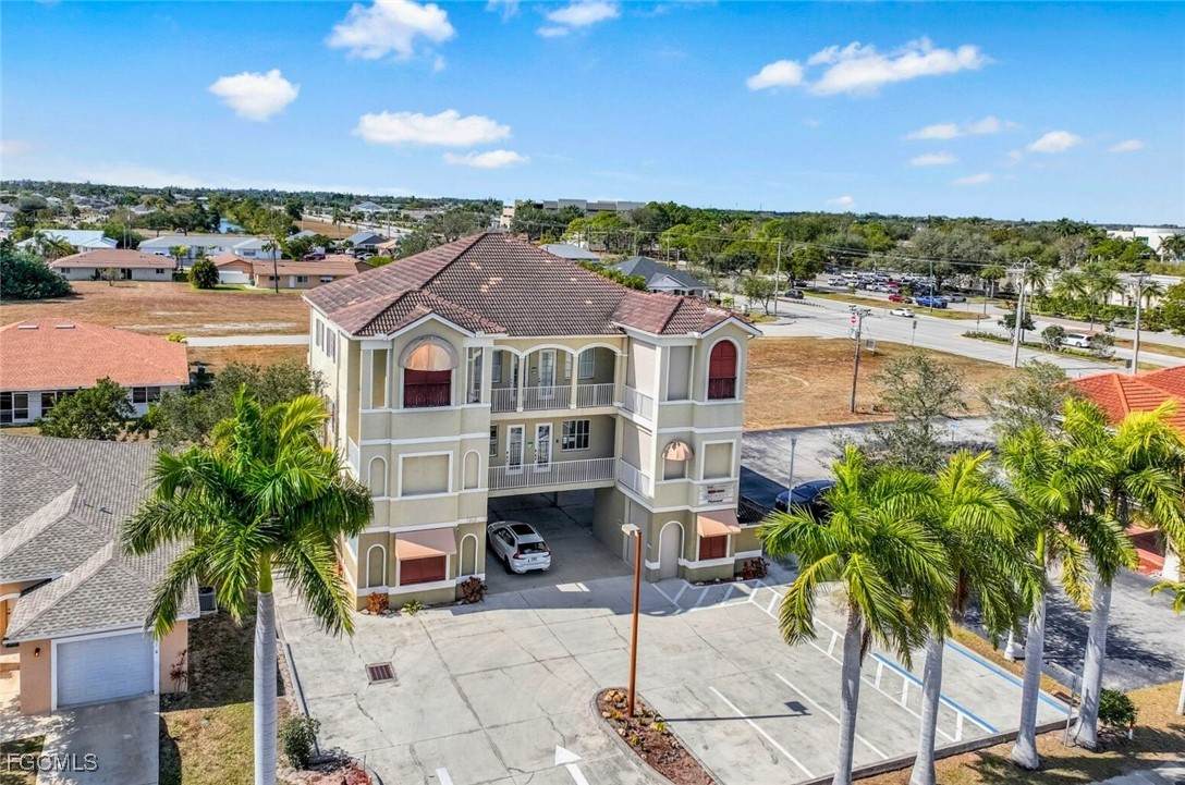 1212 Country Club Boulevard - Photo 1