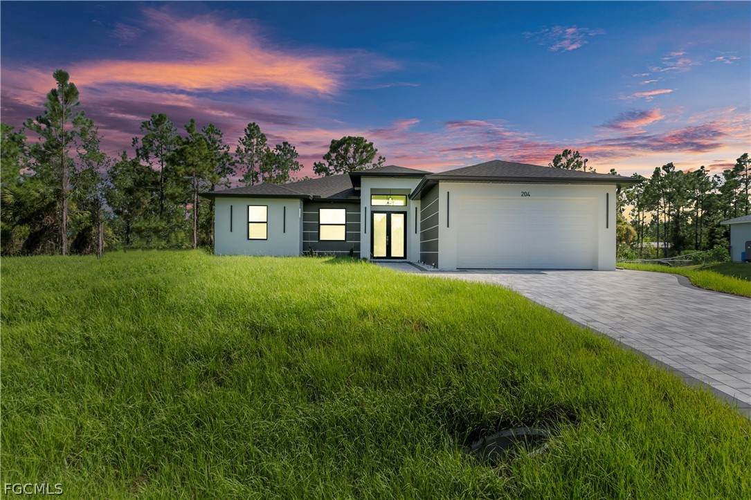 204 10th Street - Photo 1