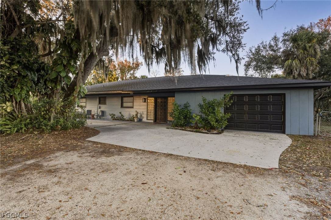 5700 Oakview Lane - Photo 1