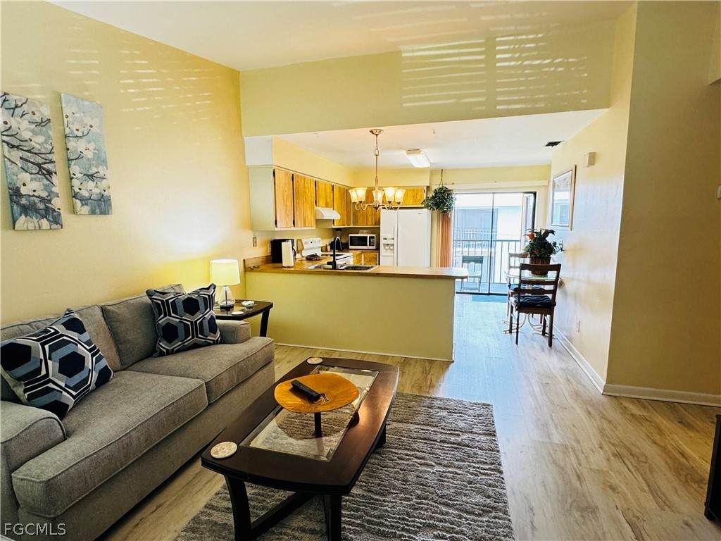 4903 Vincennes Street - Photo 1