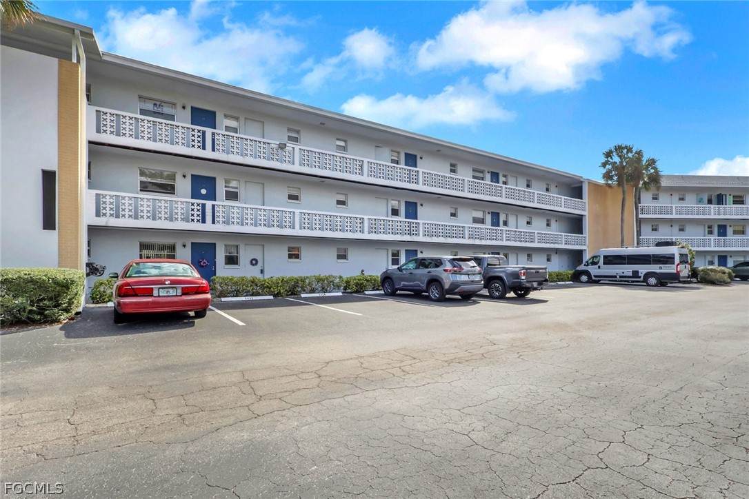 1407 Tropic Terrace - Photo 1