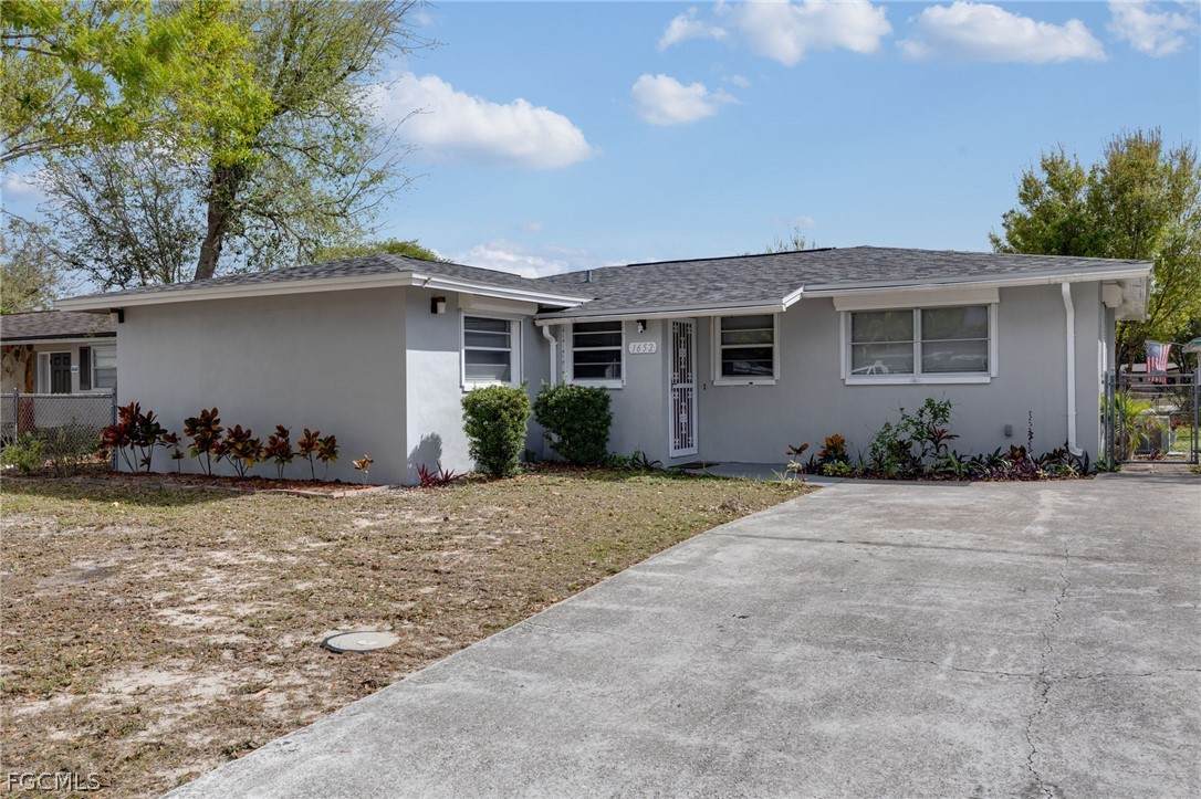 1652 Jamestown Court - Photo 1