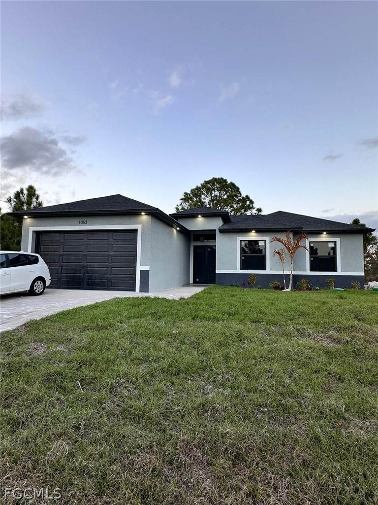 1063 Plantation Road - Photo 1