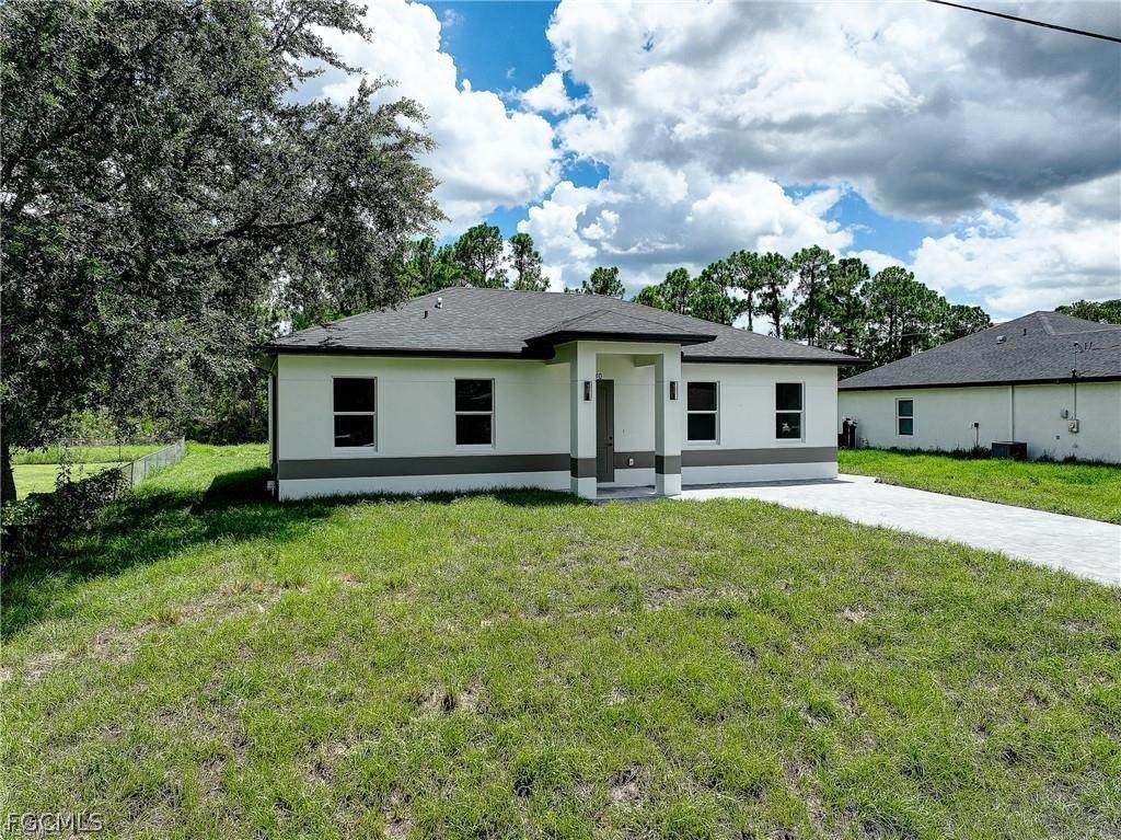 940 Lakeside Drive - Photo 1