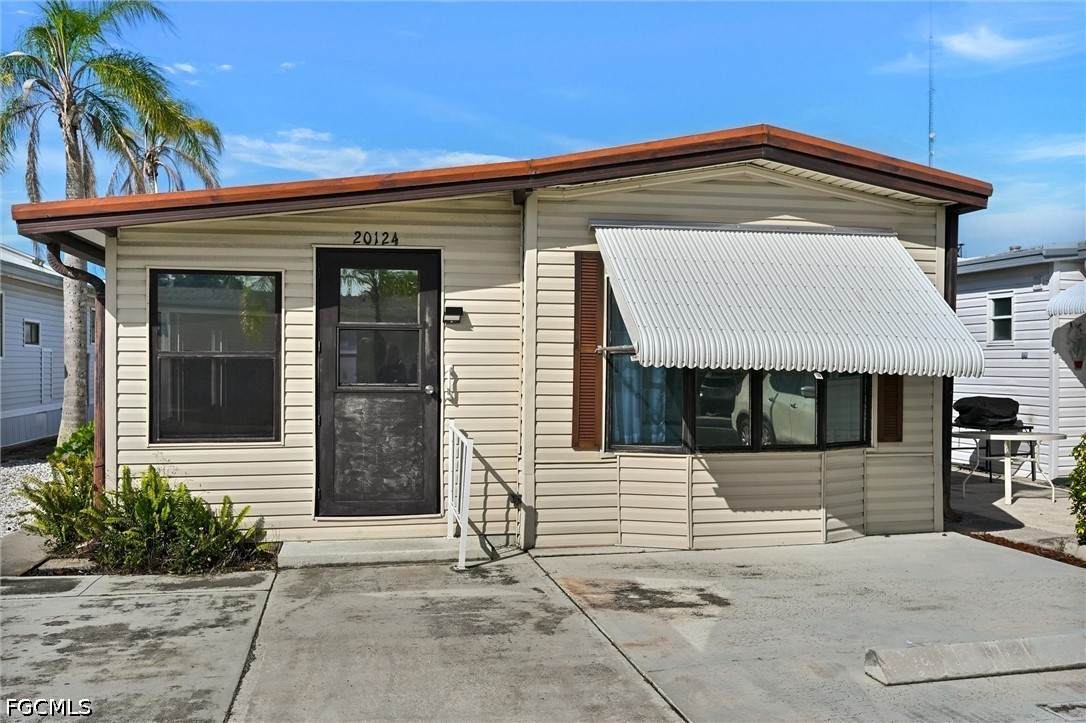 20124 Plum Tree Lane - Photo 1