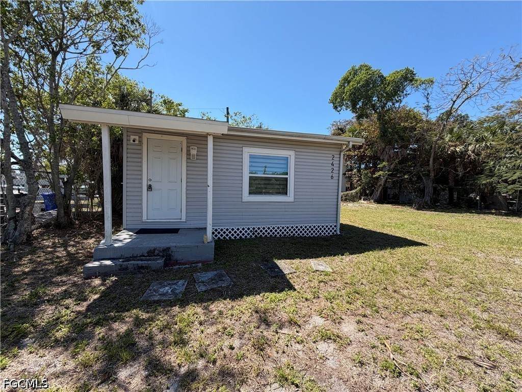 2426 Stella Street - Photo 1