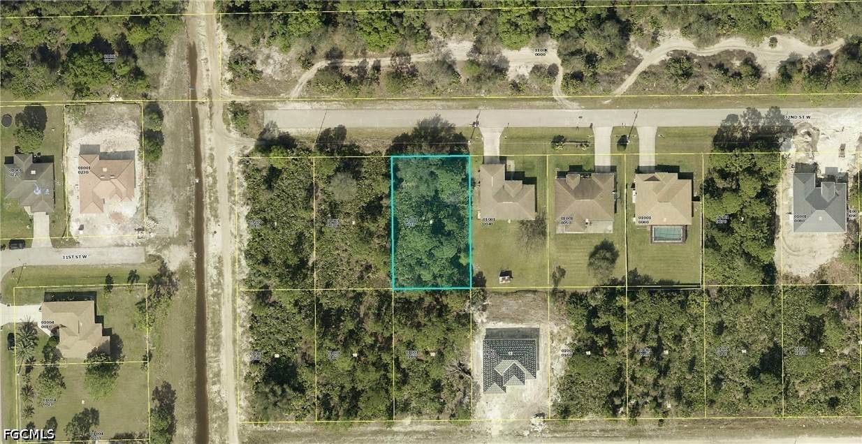 3015 32nd Street - Photo 1