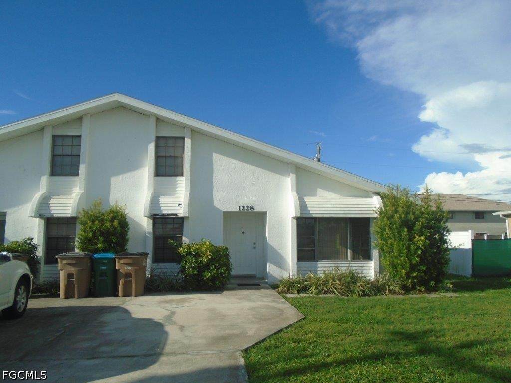 1228 Trafalgar Parkway - Photo 1