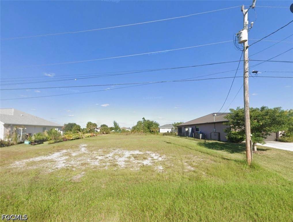 3723 12th Place - Photo 1