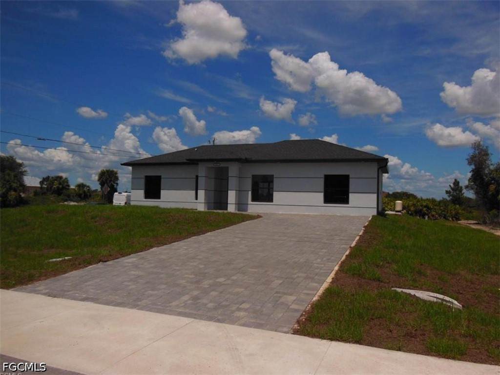 821 Bell Boulevard - Photo 1