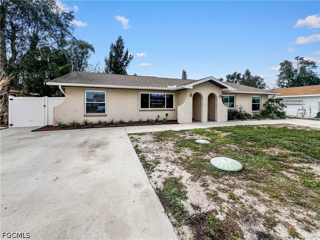 18660 Miami Boulevard - Photo 1