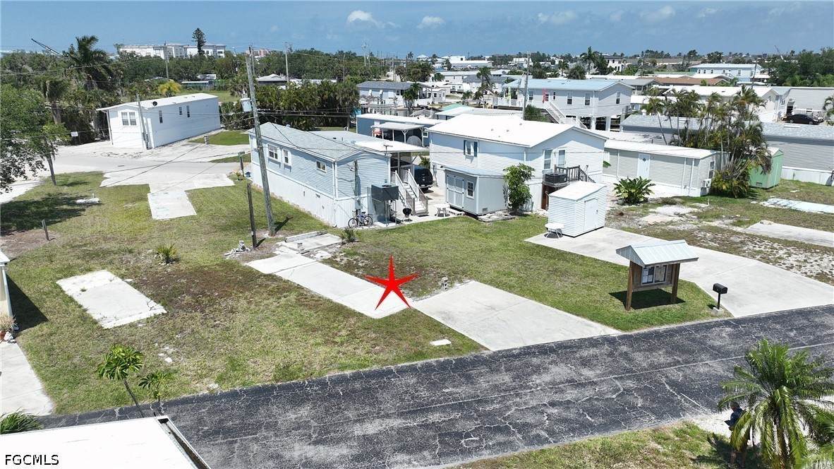 8 Helen Lane - Photo 1