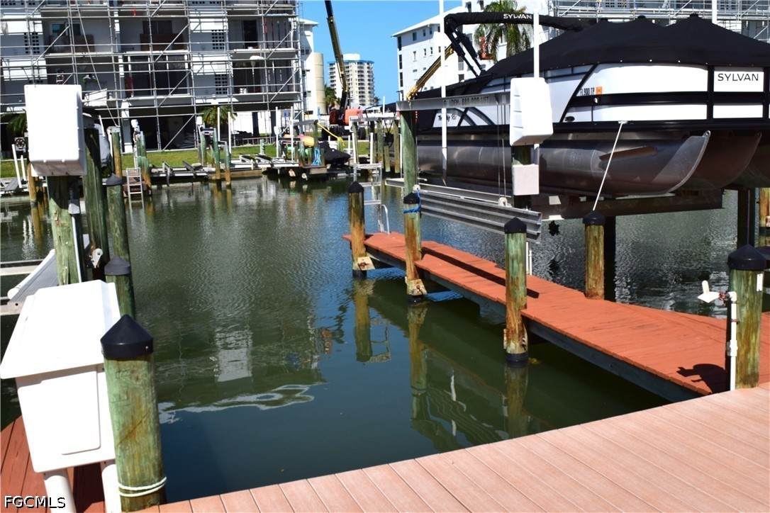 DOCK 25 - 4481 BAY B Address Not Published - Photo 1