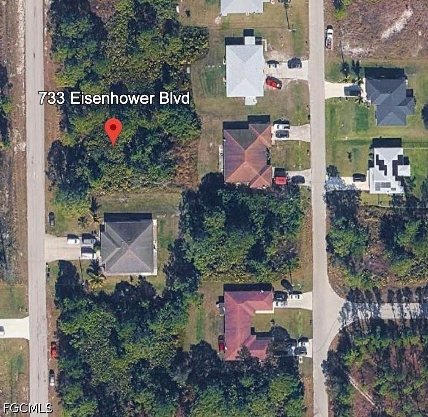 733/735 Eisenhower Boulevard - Photo 1