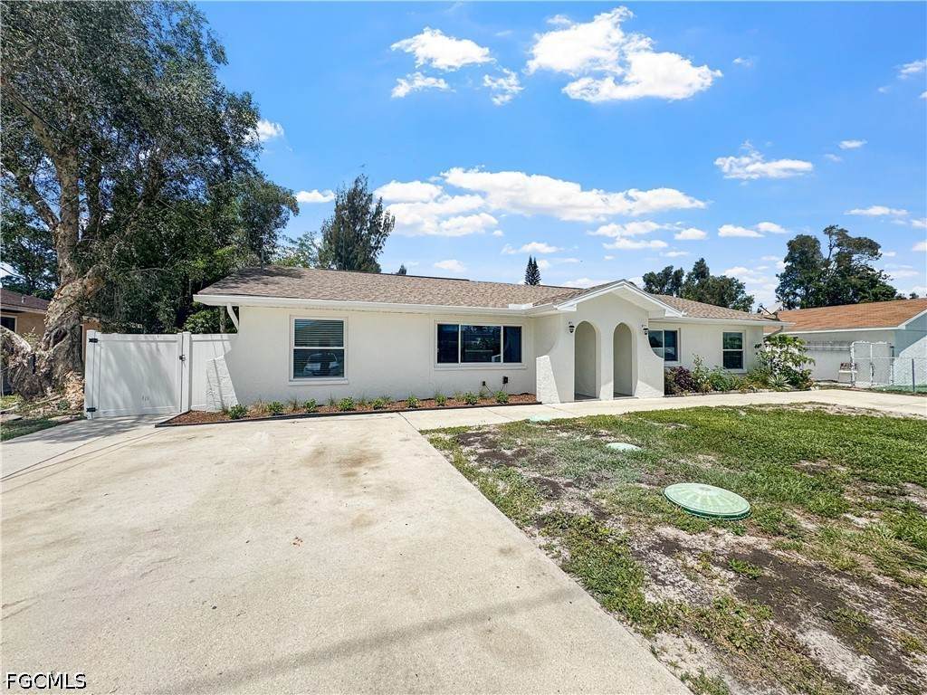 18660 Miami Boulevard - Photo 1