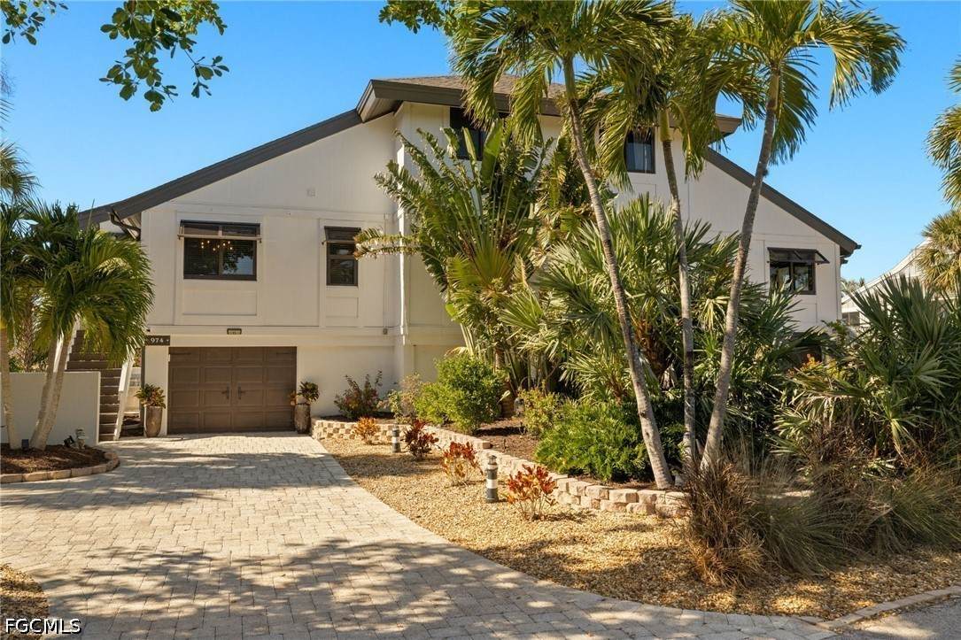 974 Greenwood Court - Photo 1