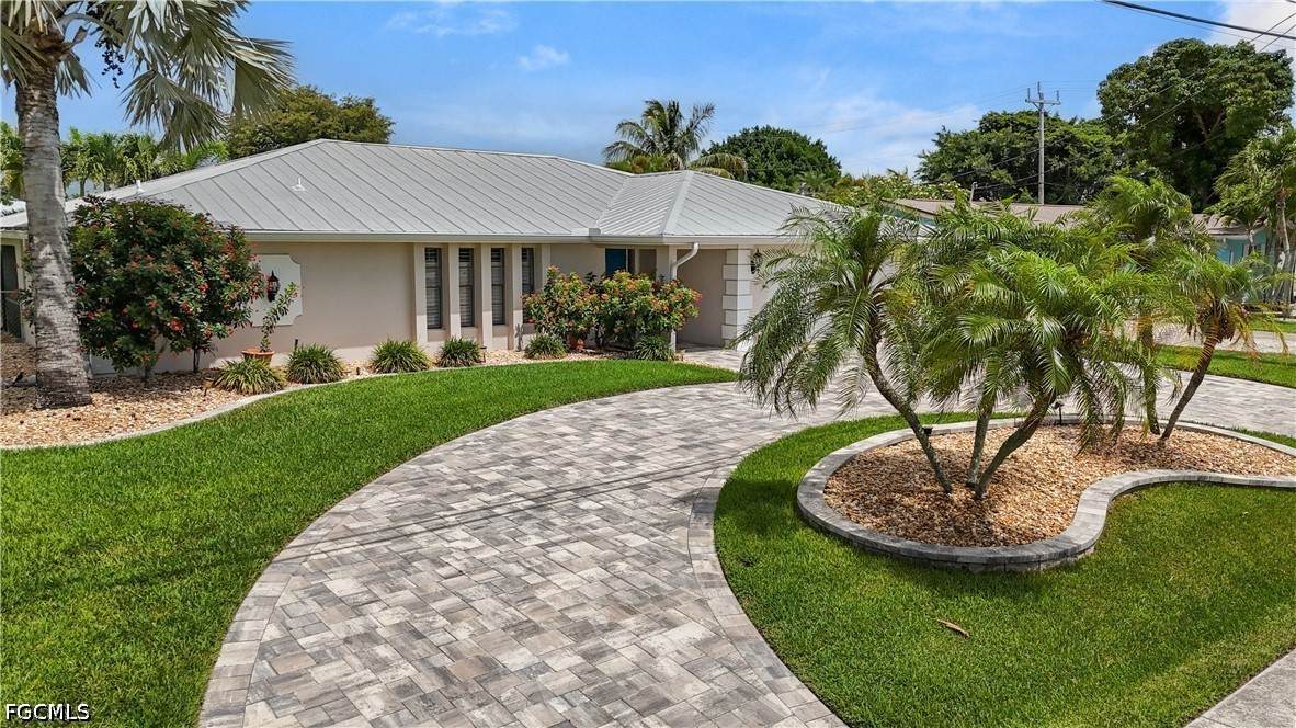 5215 Pelican Boulevard - Photo 1