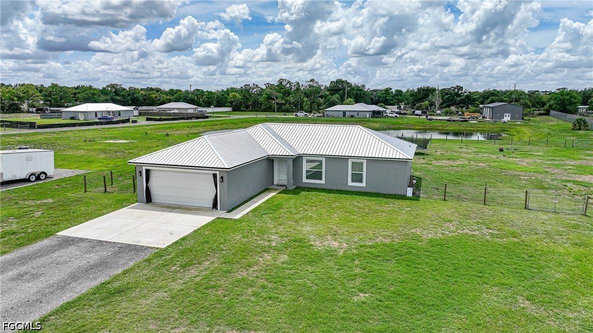 1601 Sheila Drive - Photo 1