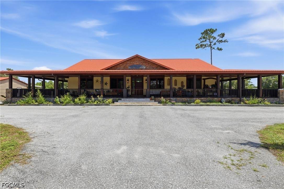 842 Hunting Club Avenue - Photo 1