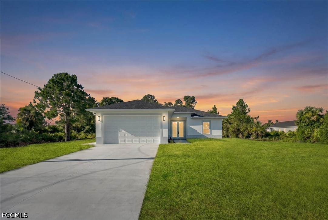 864 Chantilly Street - Photo 1