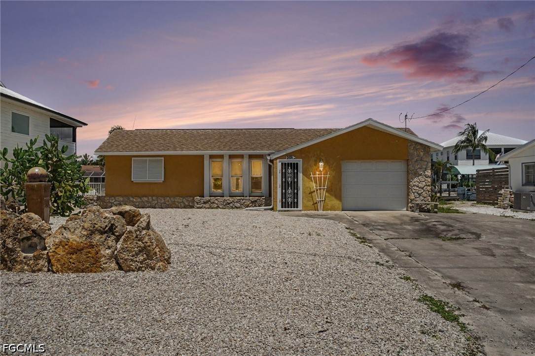 2456 Sycamore Street - Photo 1